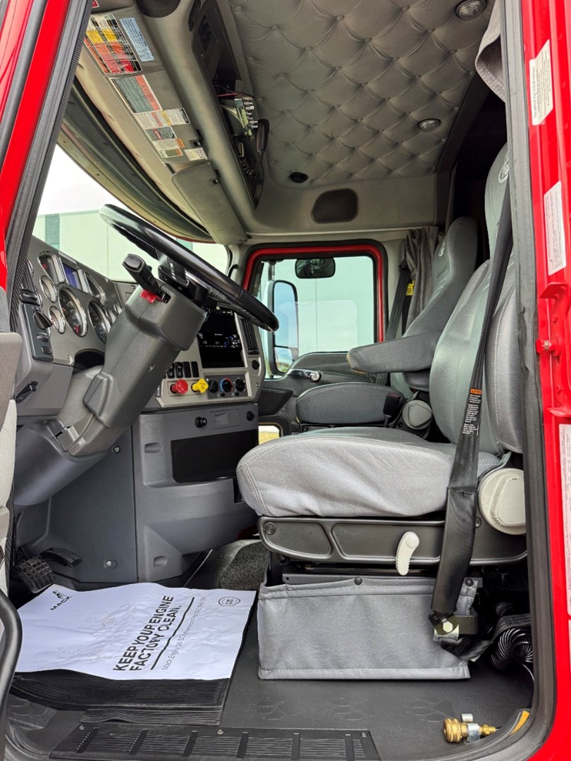 2018 MACK CXU613 - USED TRUCKS SLEEPER - image 12